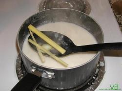 Se scoate lemongrass-ul si ghimbirul